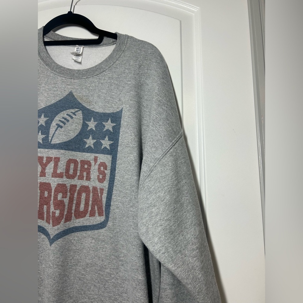 Taylor’s Version NFL football Grey Crewneck Sweater size XL cozy lounge swiftie - Picture 6 of 10